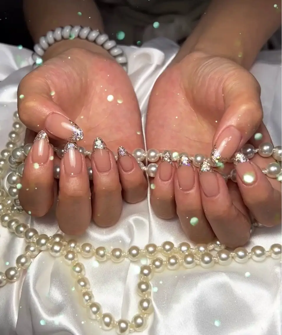フレンチネイルorラメグラデーション💅🏻オフ無しの写真
