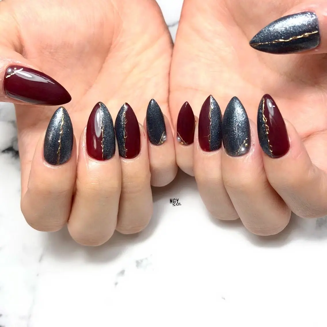 ネイル ブルー ボルドー ラメ(グリッター) ミラーネイル ニュアンスネイル ハンドネイル NAIL NOWのネイルデザイン
