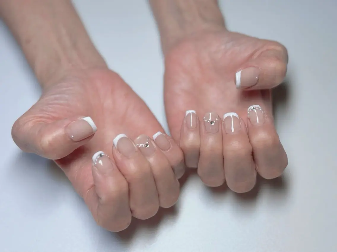 ネイル チークネイル フレンチネイル ジェルネイル ロングネイル マグネットネイル nail sideraのネイルデザイン