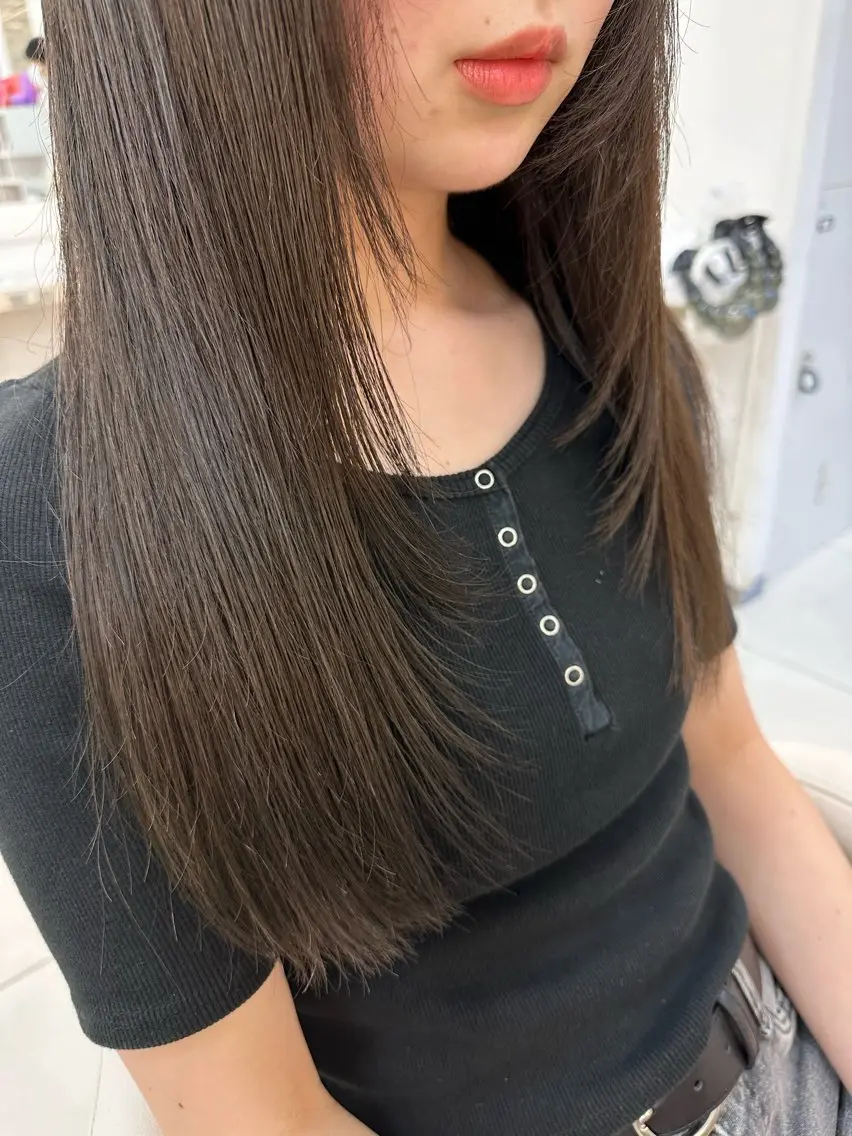 ロング レイヤーカット 伊佐 愛のヘアスタイル