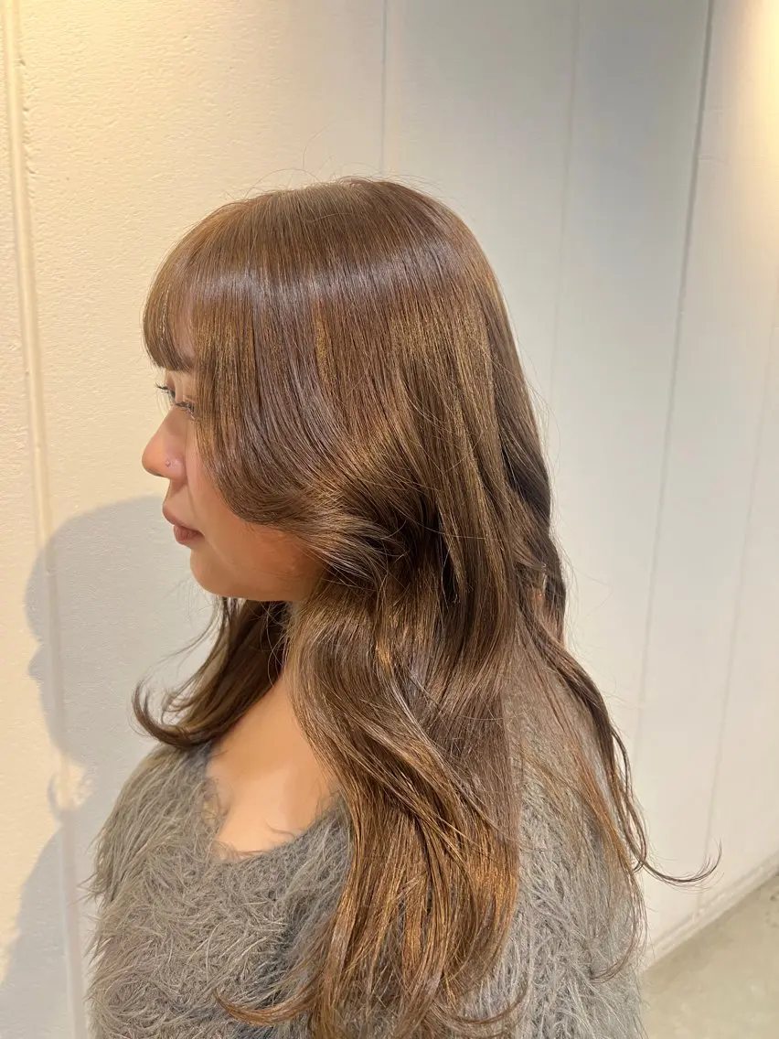 セミロング カラー ベージュカラー ブリーチ ブリーチなしカラー beleefric 🩵チセのヘアスタイル