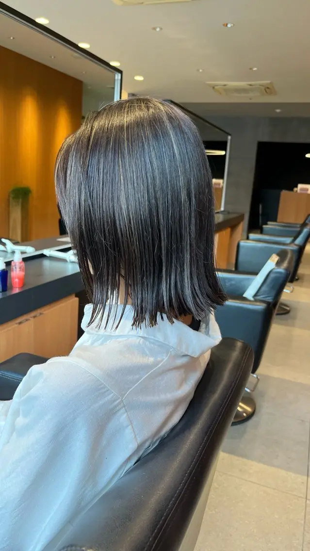 セミロング カラー ハイライトカラー ハイライト ヘアカラー 伊佐治 夕芽のヘアスタイル