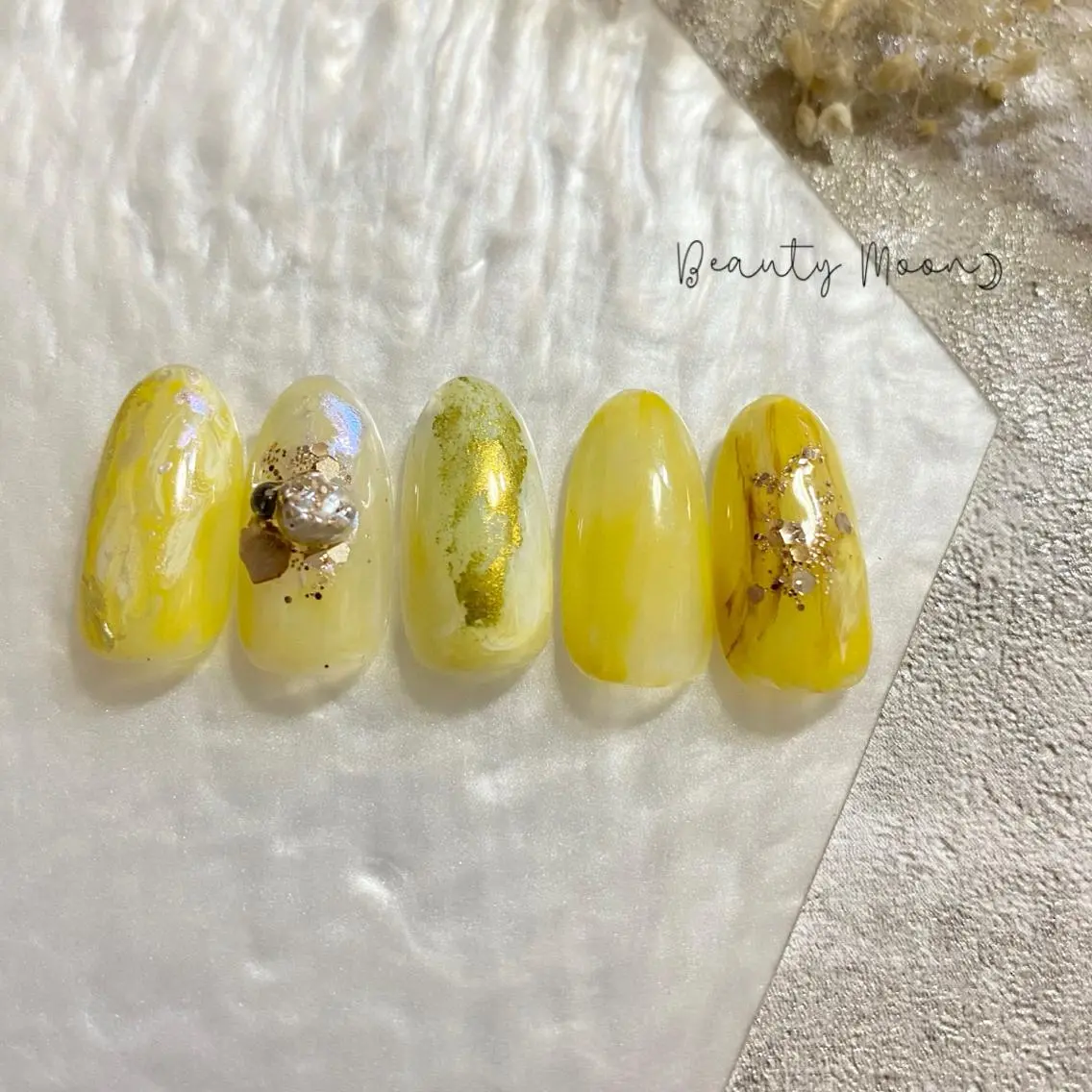 ネイル アートネイル ハート ミラーネイル beauty ☪︎moonのネイルデザイン