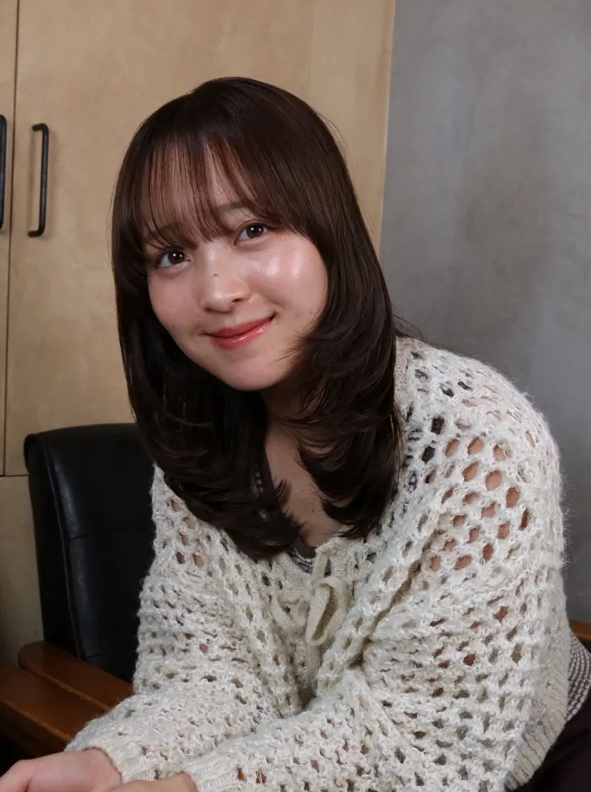 ミディアム レイヤーカット カット saya 🤍 レイヤー/ツヤ髪のヘアスタイル