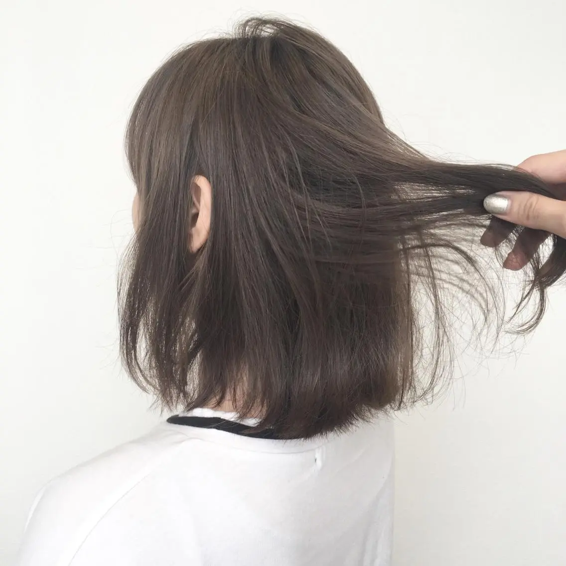 ミディアム カラー ベージュカラー ブリーチ ダブルカラー ラベンダーカラー ラベンダーベージュ ヘアカラー トリートメント シンマ チヒロのヘアスタイル