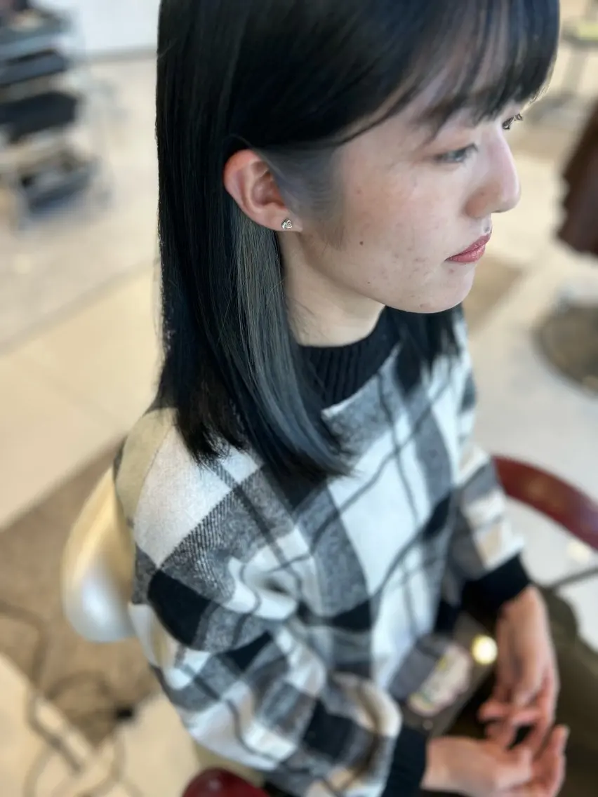 セミロング カラー アッシュ イヤリングカラー 鈴木 颯介のヘアスタイル