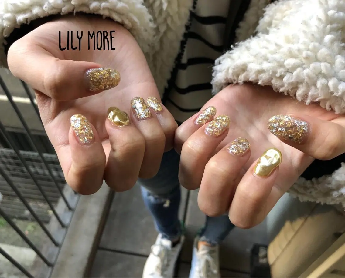 ネイル ゴールド ミラーネイル Lily closetのネイルデザイン