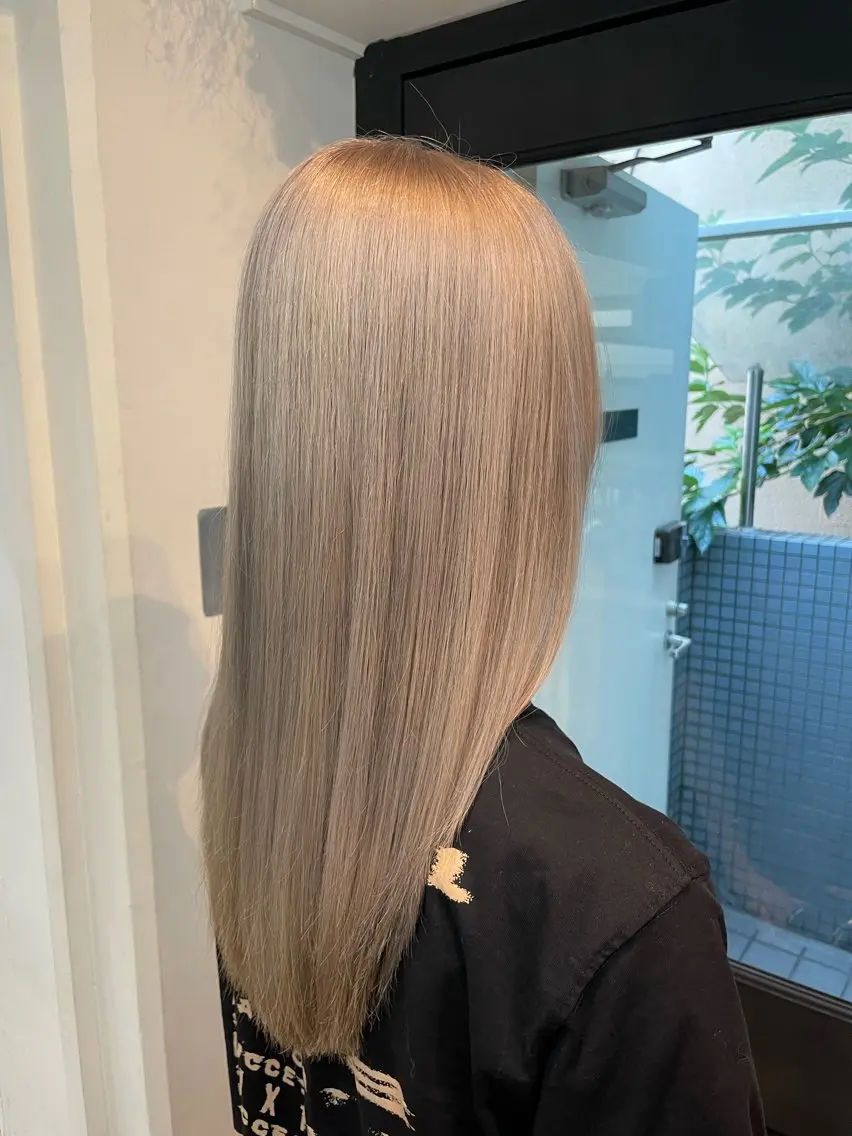 カラー ベージュカラー ブリーチ ホワイトベージュ カット ヘアカラー yu-kaハッシュ カット/韓国レイヤーのヘアスタイル
