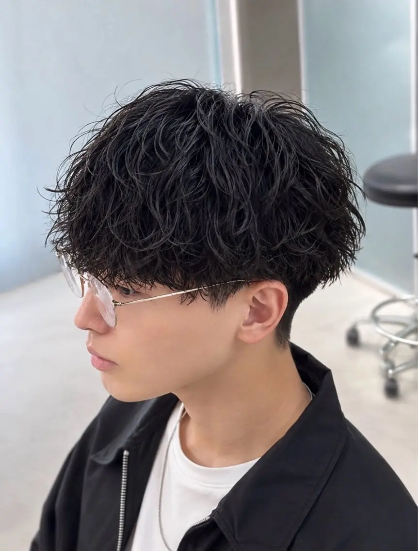 パーマ メンズ メンズブリーチ ダウンパーマ フェードカット メンズ韓国風 メンズパーマ カット パーマ トリートメント 波巻き/シャドウ/ レイヤー/ボブ航太のヘアスタイル
