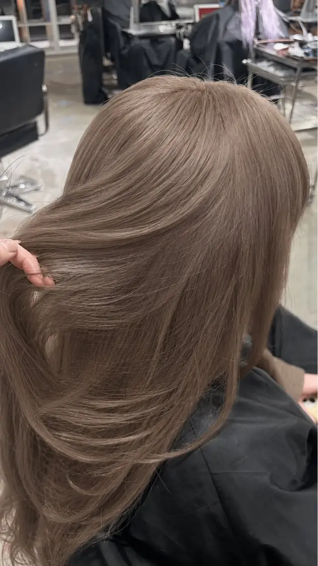 ロング カラー 透明感カラー グレージュ カット ヘアカラー ミルクティー/ハイ トーン/konomiのヘアスタイル