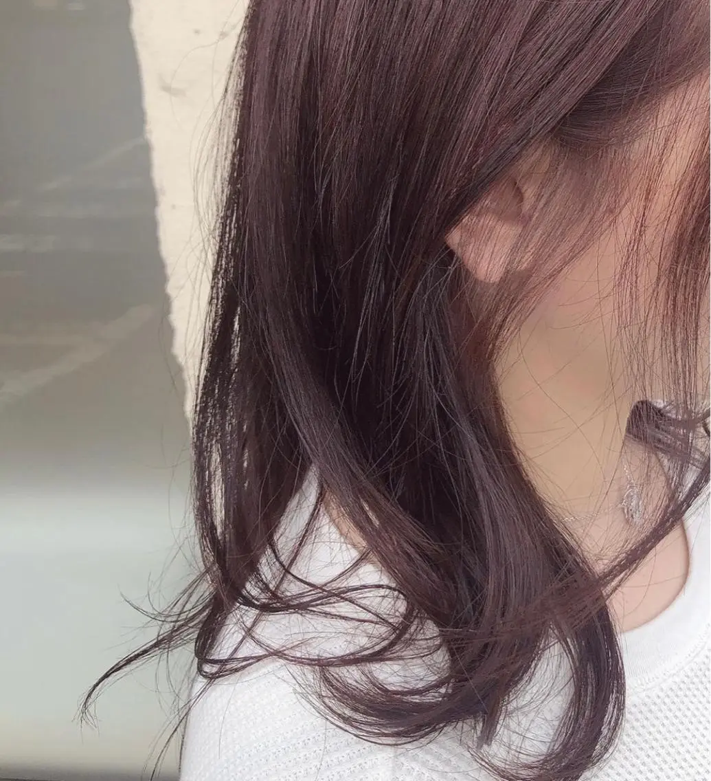 セミロング カラー カシス ピンクカラー 渡辺 リオのヘアスタイル