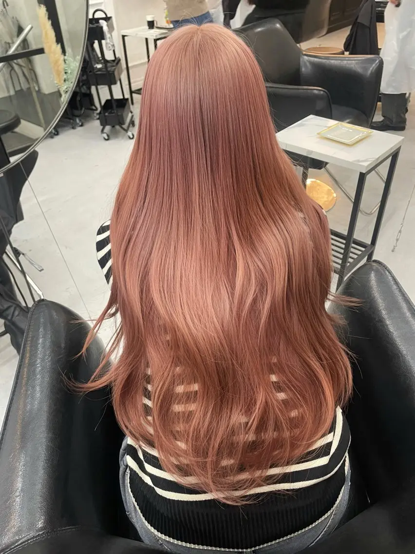 ロング ヘアカラー MaisonHALU さくらのヘアスタイル