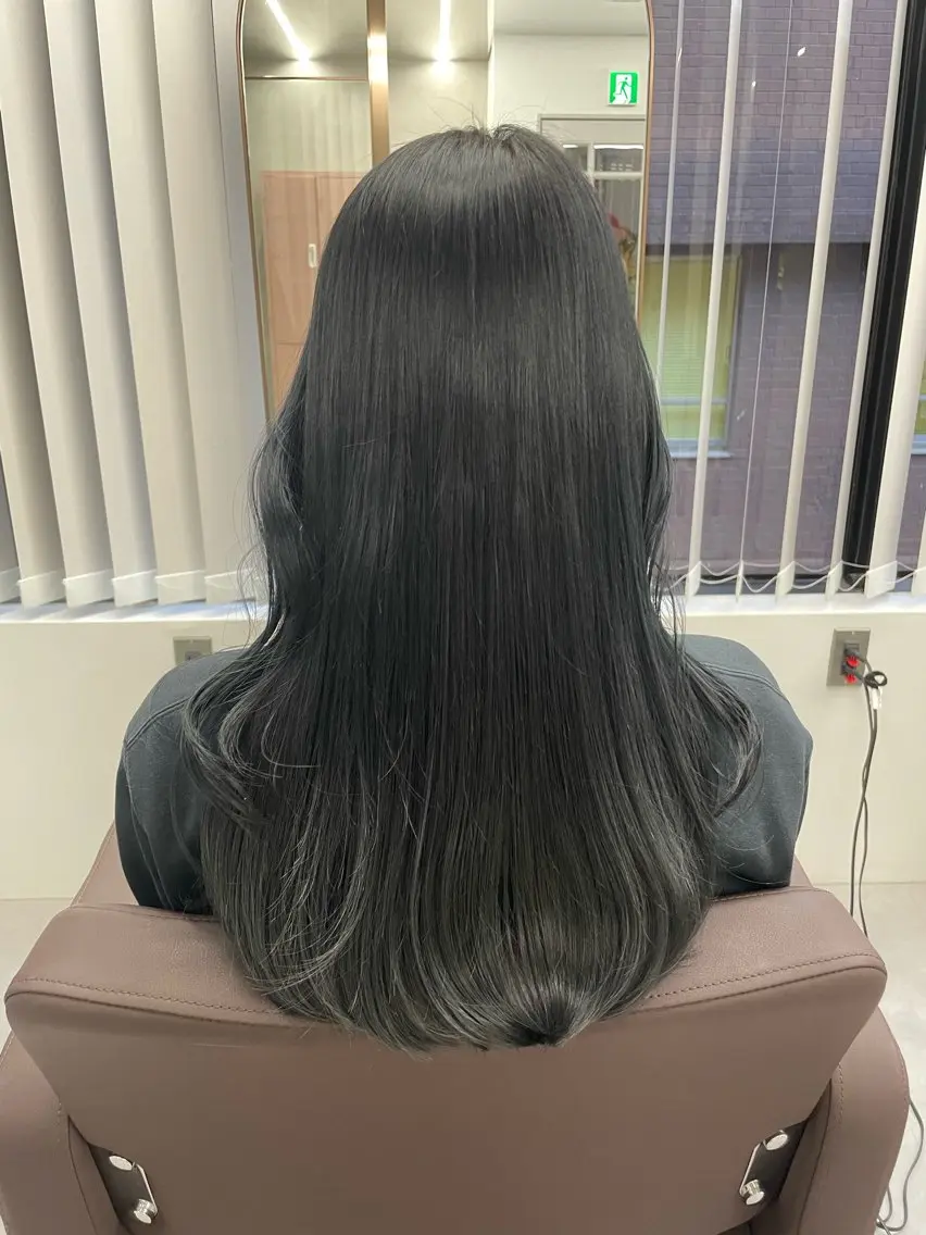 ロング カラー 川中 あいかのヘアスタイル