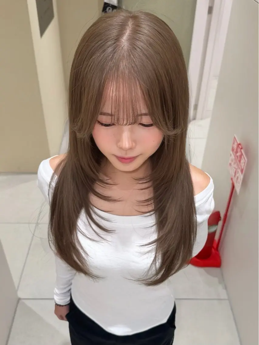 ロング カラー ヘアアレンジ ベージュカラー ハイトーンカラー カット ヘアカラー トリートメント 天神レイヤーカット No.1💖マユカのヘアスタイル