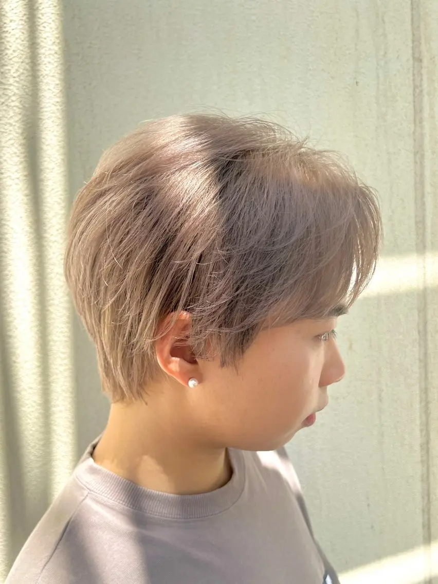 ショート カラー ベージュカラー 透明感カラー ハイトーンカラー ショートヘア 大人メンズパーマ /石川瑠青のヘアスタイル