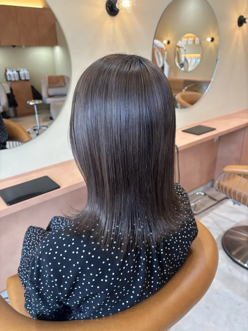 カラー グレージュ 金木 凜花のヘアスタイル