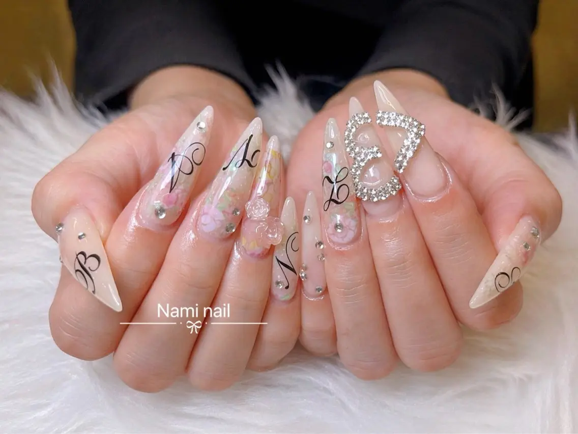 ネイル 長さ出し ガーリー 韓国ネイル ロングネイル 持ち込み ハンドネイル Nami nail salonのネイルデザイン