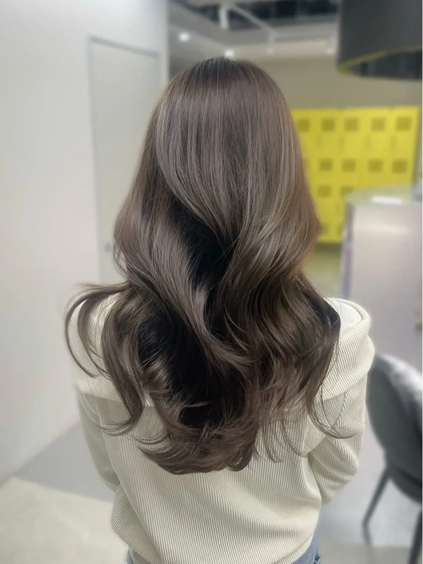 ロング カラー ベージュカラー MEI / ブリーチカラー/名駅のヘアスタイル
