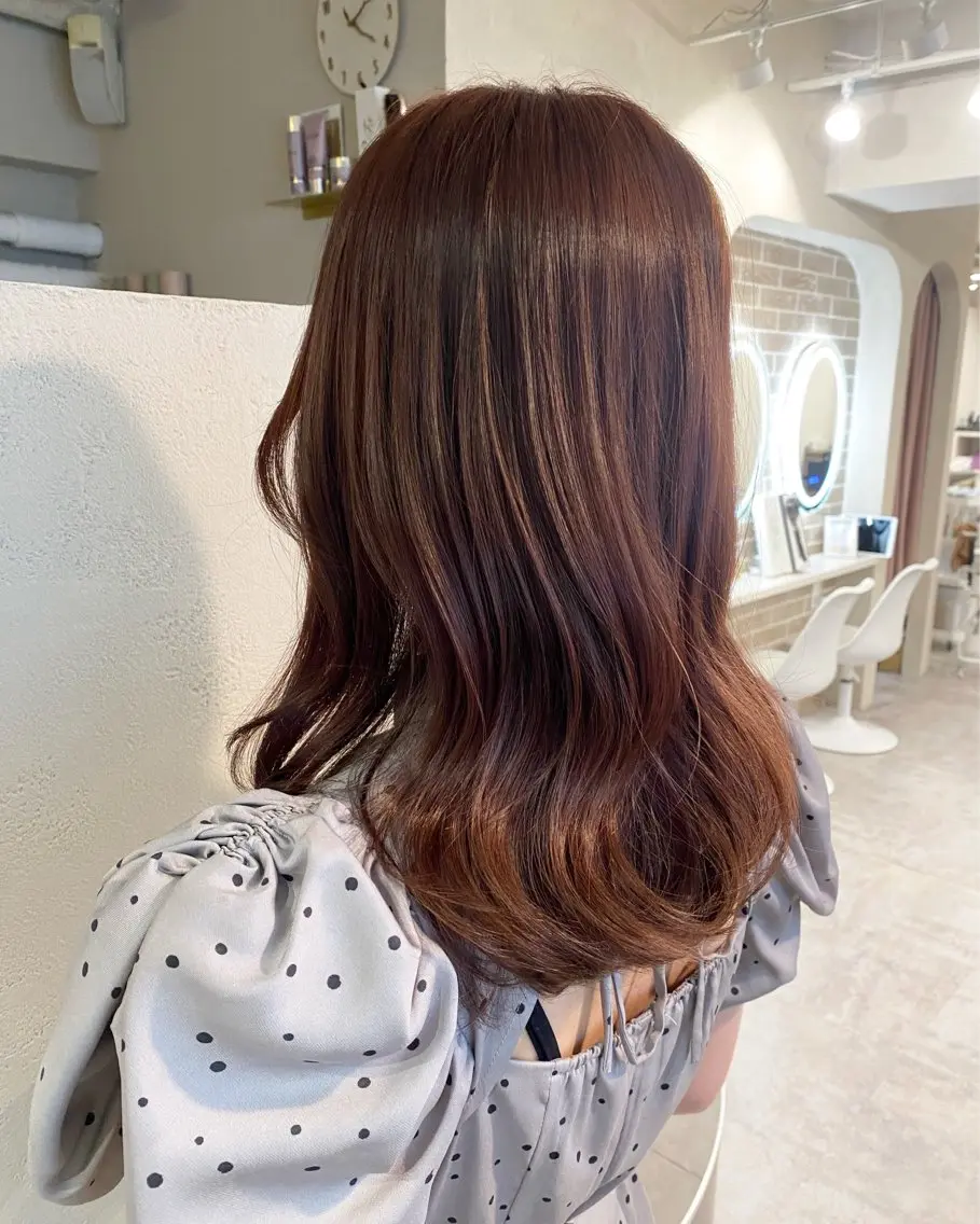 ミディアム カラー ブラウンカラー ピンクカラー ピンクブラウン 佐々木 雪菜のヘアスタイル