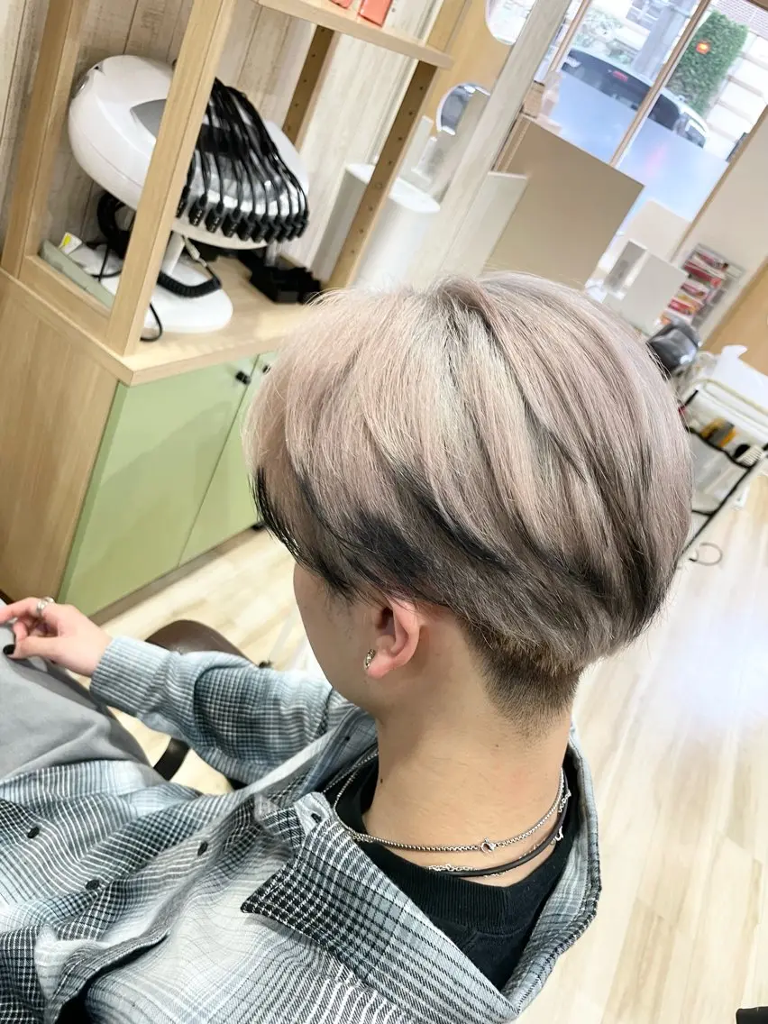 ショート カラー メンズ メンズブリーチ ブリーチ デザインカラー 🌈派手髪ハイトーン 🌈鈴木亮太🌈のヘアスタイル