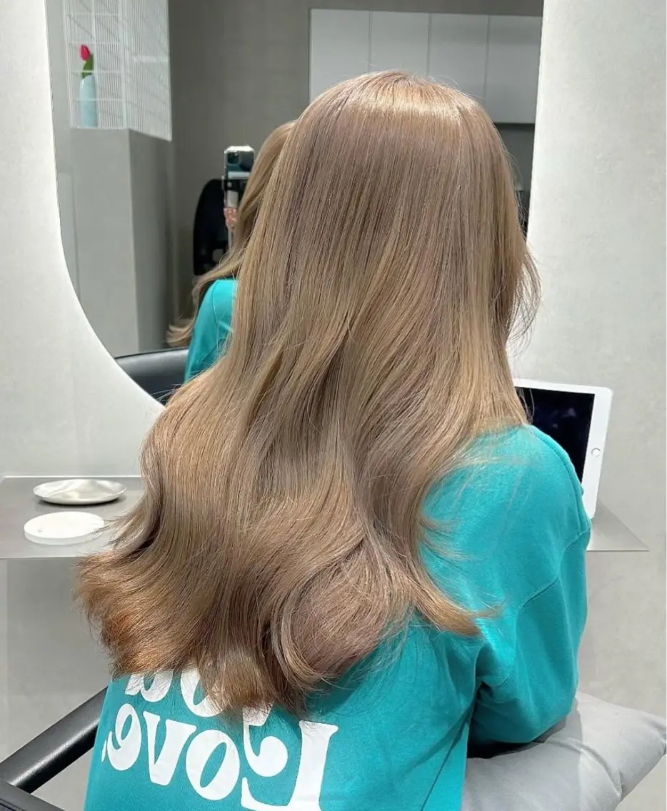 ロング カラー ヘアカラー sera 🎀ベージュのヘアスタイル