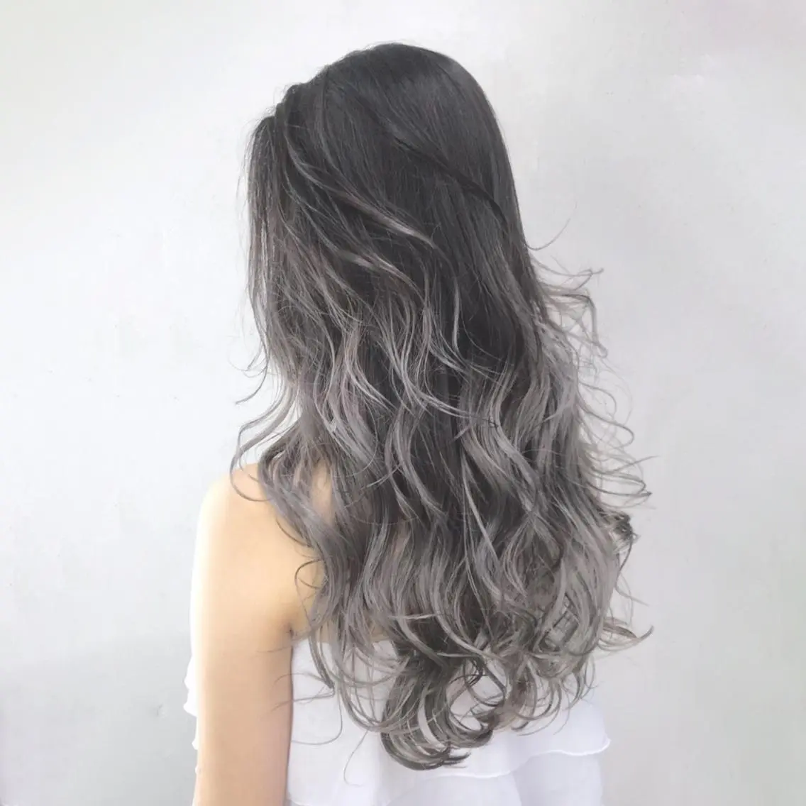 ロング ヘアアレンジ パーマ カラー グラデーションカラー グレージュ ハイライトカラー ハイライト カット ヘアカラー トリートメント ITbyALBUM 八王子店のヘアスタイル