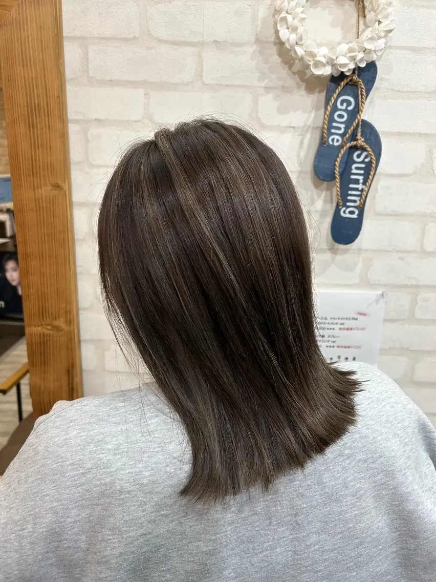 ミディアム カラー カット ヘアカラー シモダ クルミのヘアスタイル