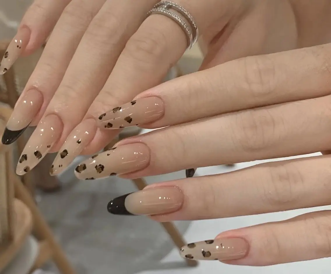 ネイル 長さ出し ジェルネイル グラデーション 韓国ネイル マグネットネイル moomi nail スカルプ専門のネイルデザイン