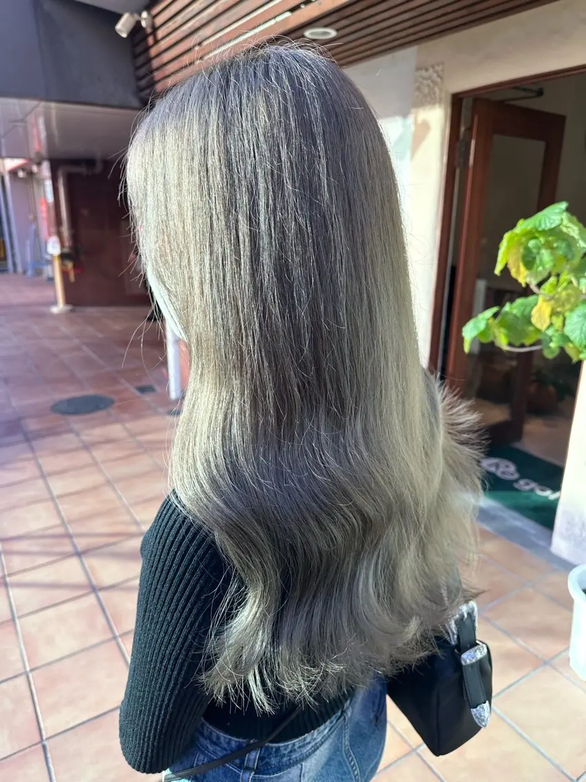 ロング カラー ヘアカラー putri 副店長 岸本 拓真のヘアスタイル