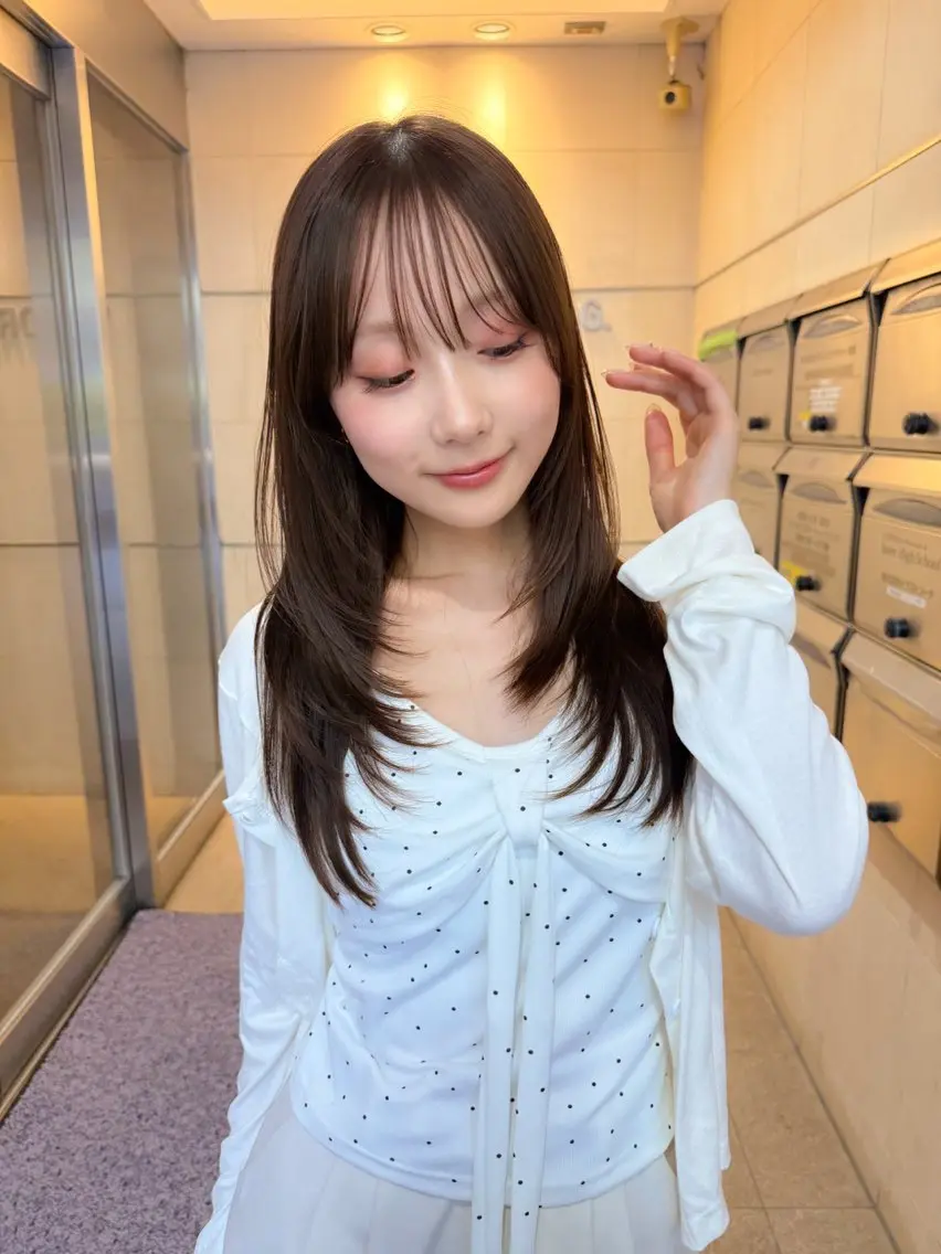 セミロング カラー ヘアカラー トリートメント 🪐韓国艶カラー/ 縮毛/加野彩果🪐のヘアスタイル