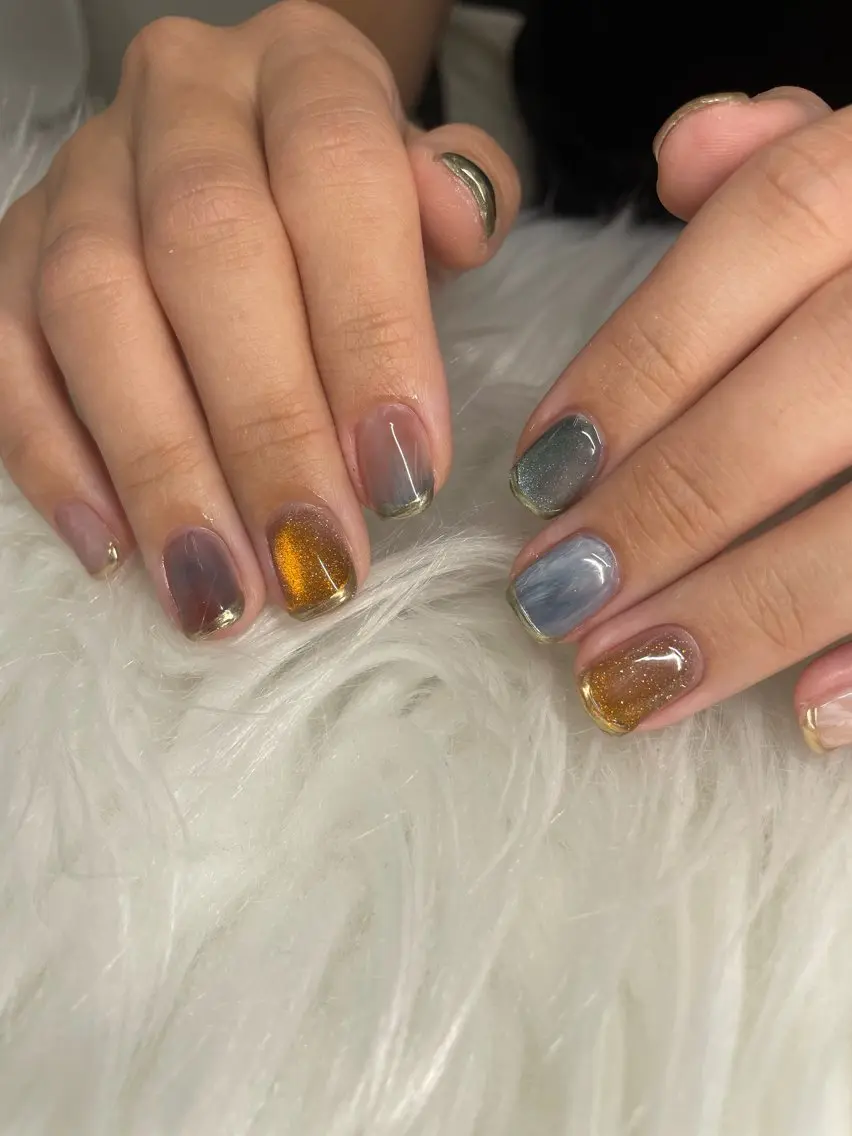 ネイル フレンチネイル ゴールド ニュアンスネイル Nailstudio Hulmのネイルデザイン