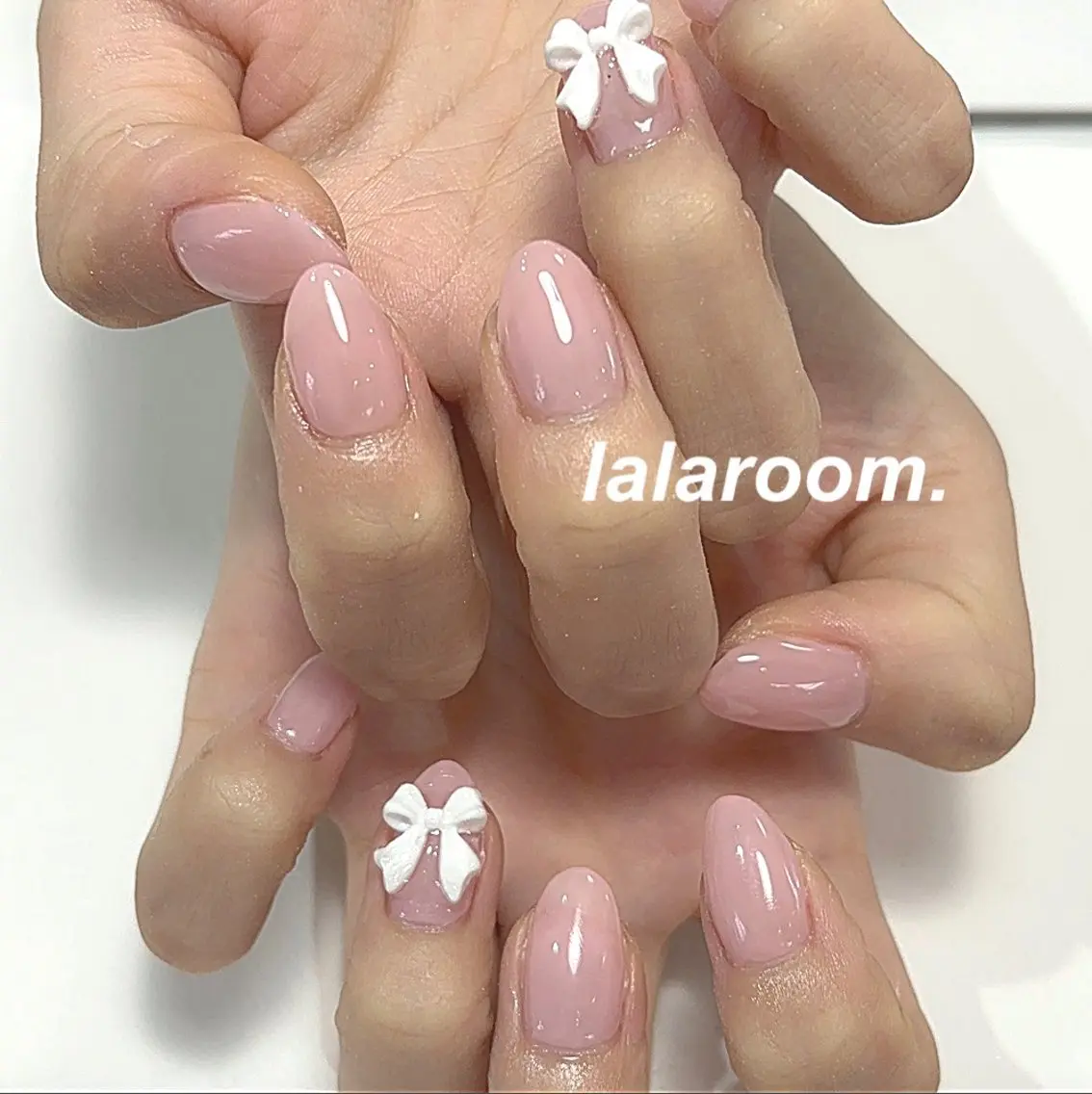 ネイル キラキラネイル マグネットネイル オフィスネイル ワンカラーネイル シンプルネイル ハンドネイル lala room.のネイルデザイン