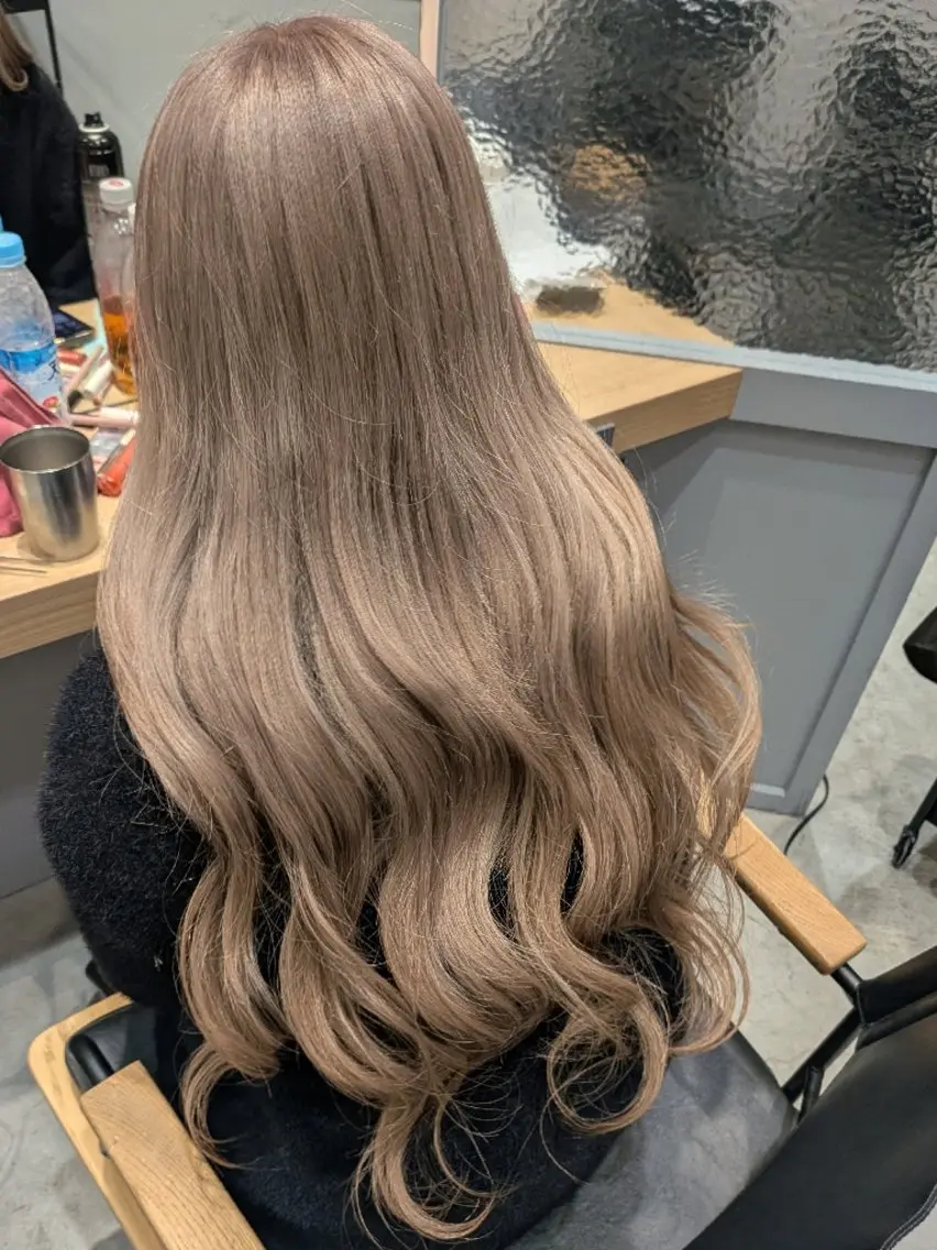 ロング カラー 古屋 美春のヘアスタイル