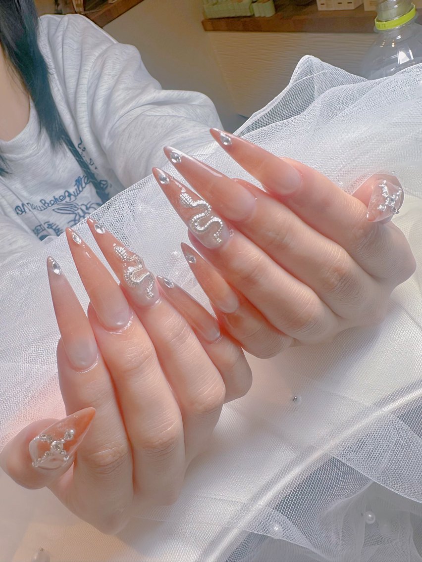 ネイル ハンドネイル Shiroe NailStudioのネイルデザイン
