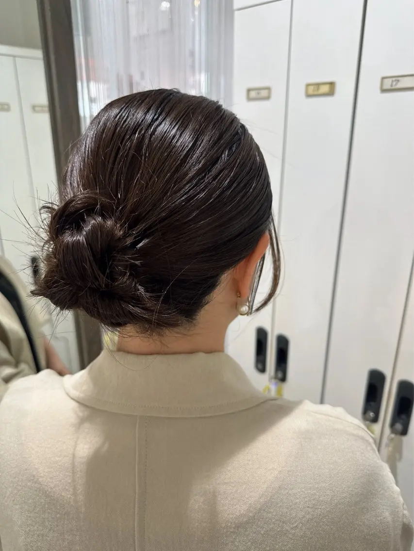 ミディアム 明日空きあり🩷 艶々カラー🩷のヘアスタイル
