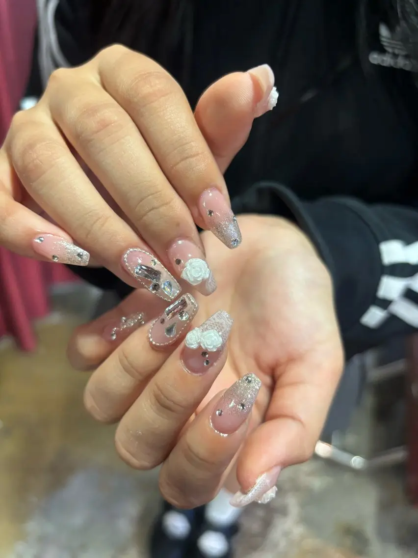 ネイル Nailstudio Hulmのネイルデザイン