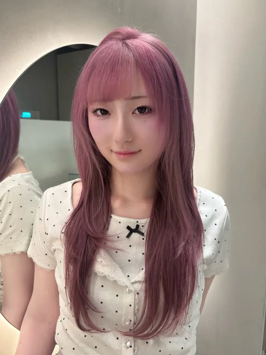 ロング カラー 佐藤 かえでのヘアスタイル
