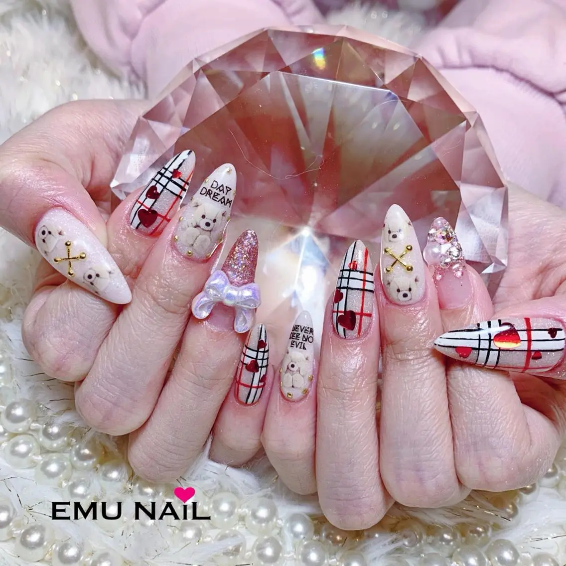 ネイル EMU NAILのネイルデザイン