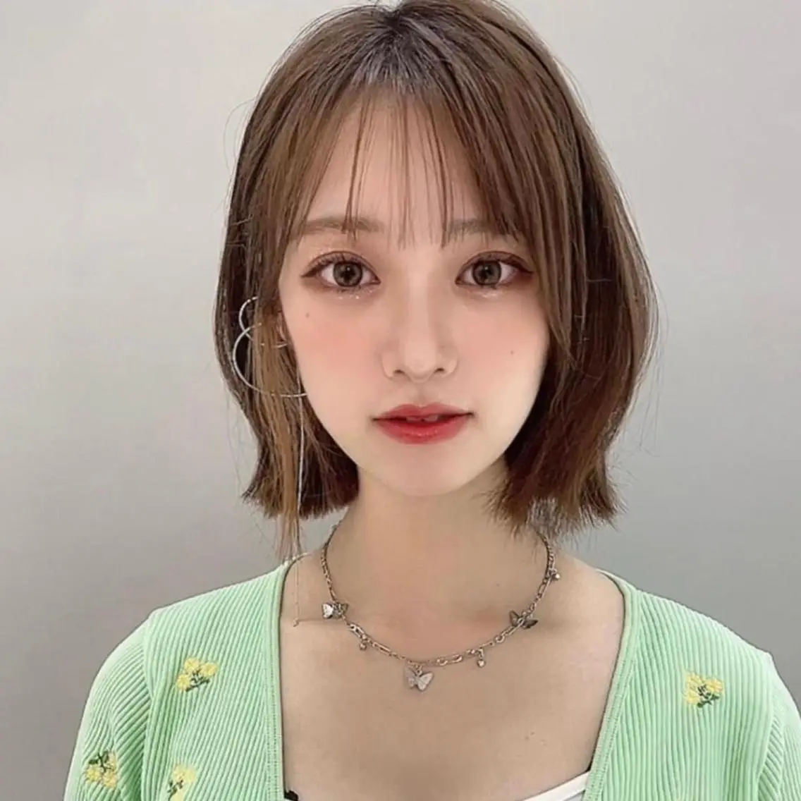 ショート 🤎小顔レイヤー /ベージュ🤎友香のヘアスタイル