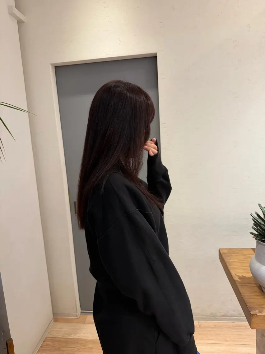 ロング 佐々木 彩羽のヘアスタイル