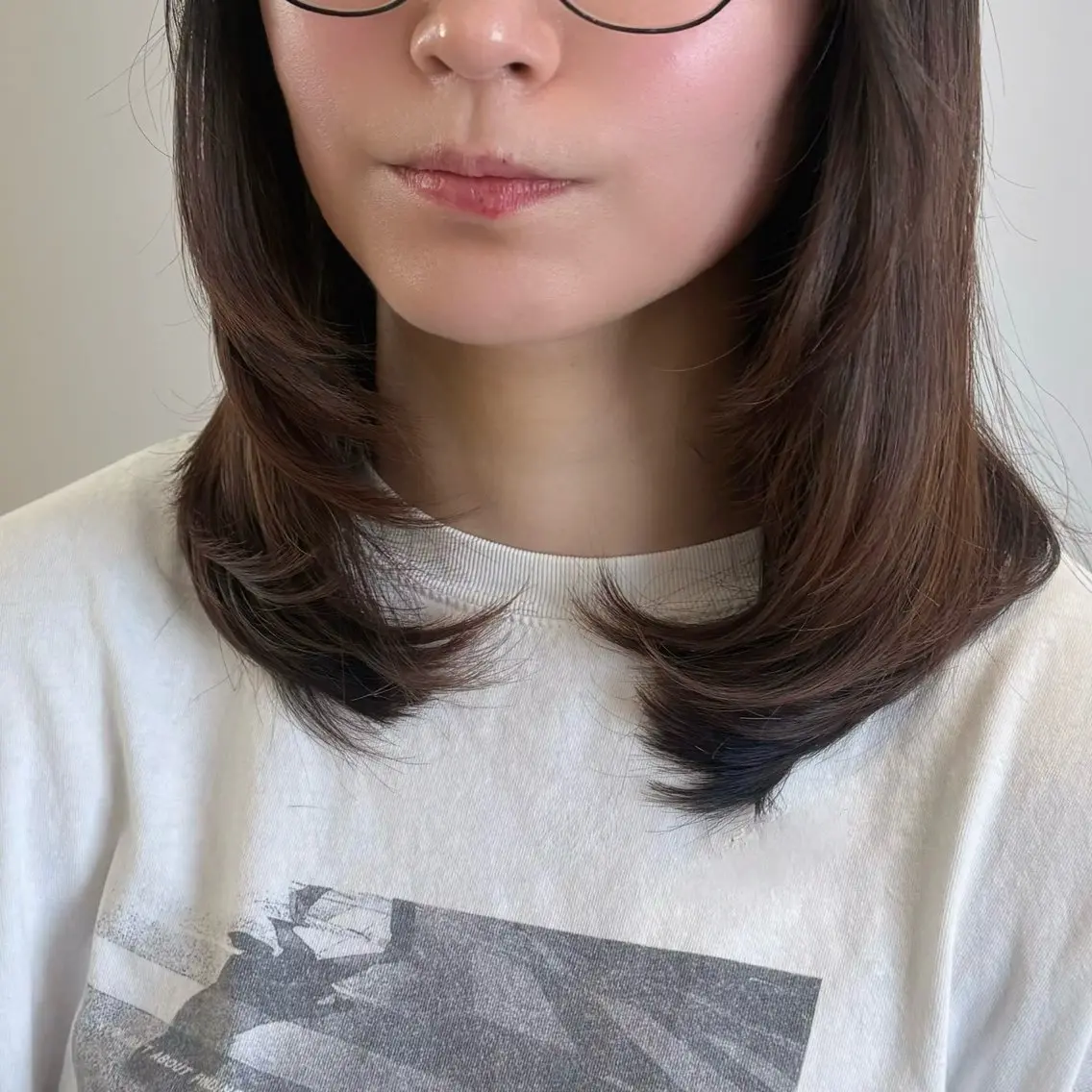 ミディアム 顔まわりレイヤー 顔周りカット レイヤーカット カット ヘアカラー 棚橋 光海のヘアスタイル
