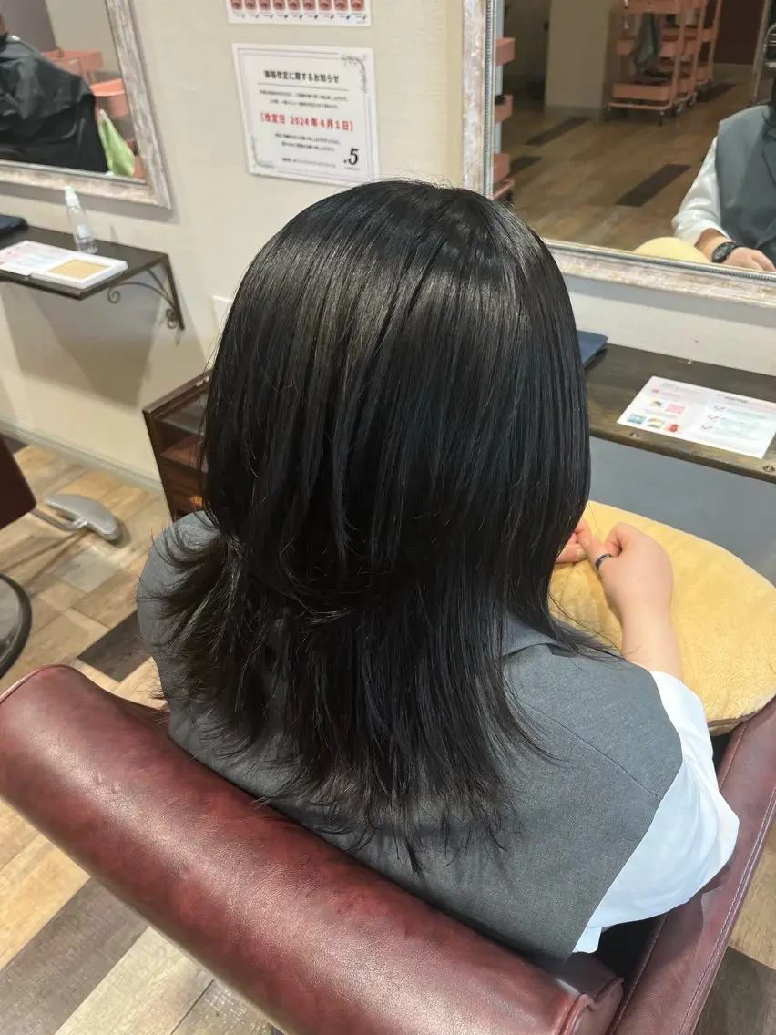 ミディアム ハイレイヤー レイヤーカット 顔まわり/透け感 カラー/青栁優🔆のヘアスタイル