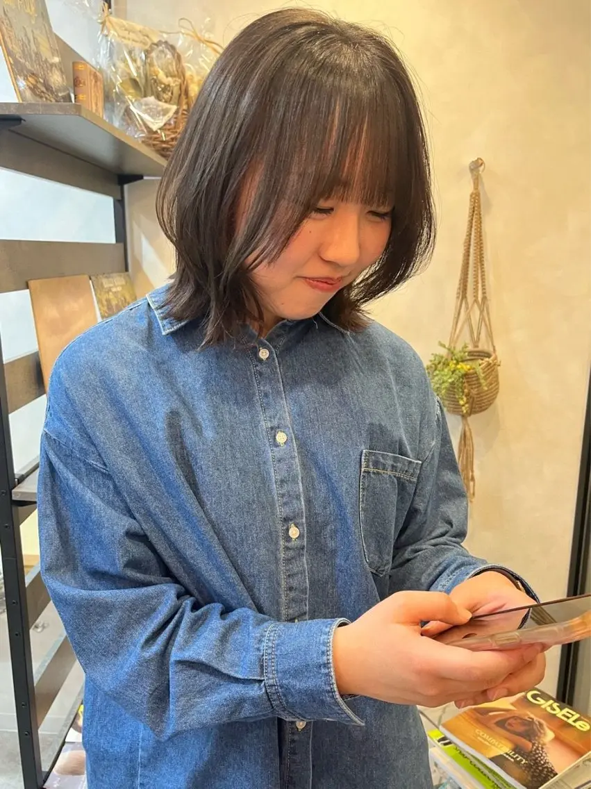 ミディアム カラー 髪質改善 レイヤーカット トリートメント 酸性ストレート 髪質改善/レイヤー/ ボブ/磯野史歩のヘアスタイル