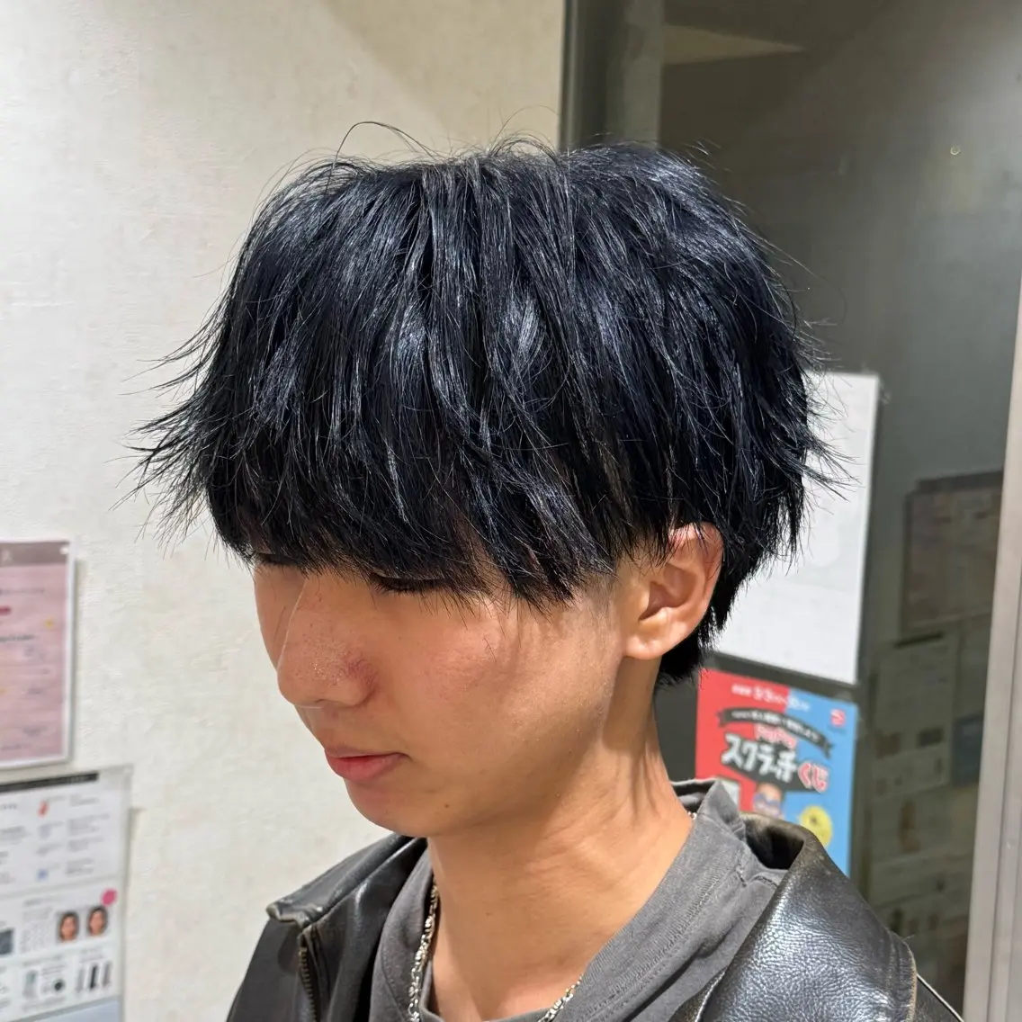 カラー メンズ マッシュ 黒髪 ブルーカラー ブルーブラック ネイビーカラー カット ヘアカラー アニメデザイン美容師 /メンズカット/僚汰のヘアスタイル