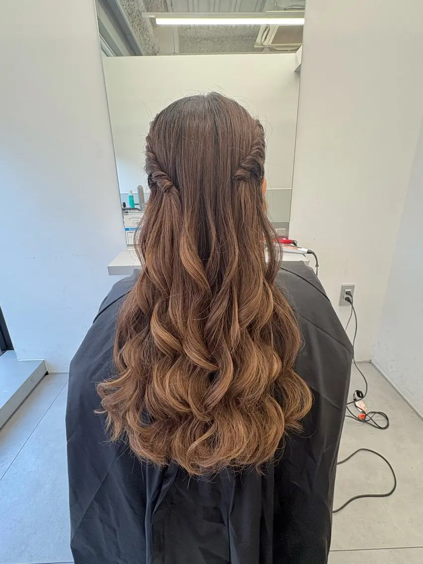 ロング ヘアアレンジ ヘアセット 天野 利咲のヘアスタイル