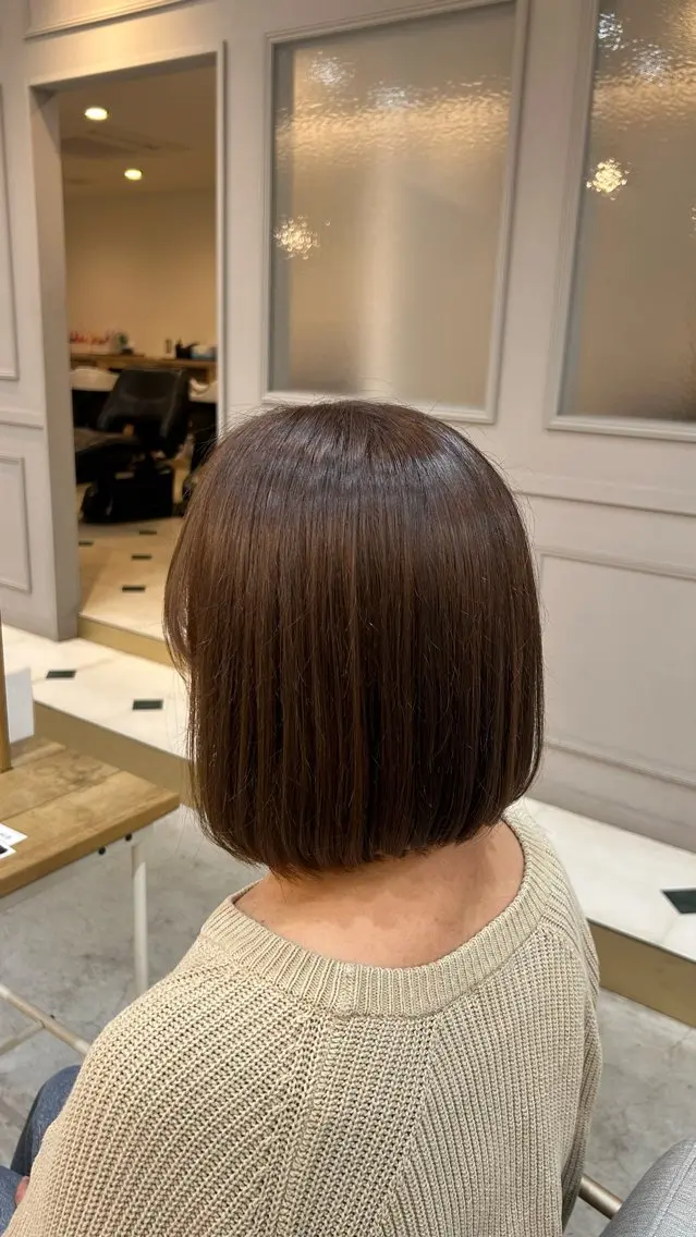 ショート カラー ボブ 中村 仁美のヘアスタイル
