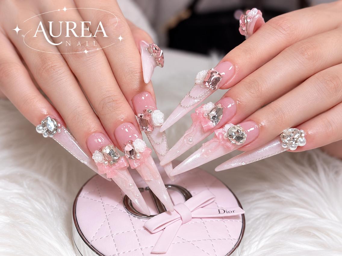 ネイル アートネイル フレンチネイル グラデーション キラキラネイル 韓国ネイル H-nail ロング/3D/Y2Kのネイルデザイン