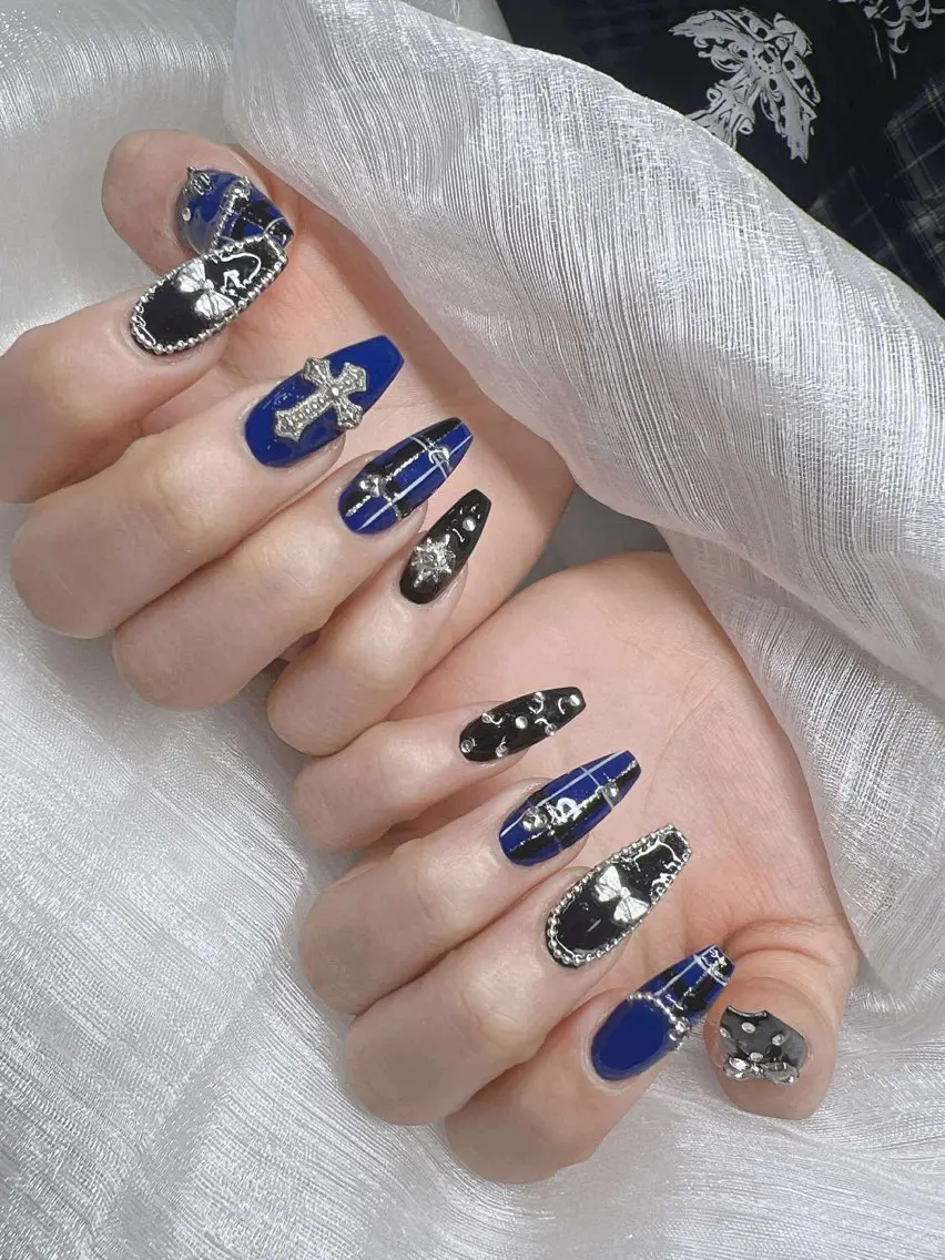 ネイル 長さ出し グラデーション 卒業式 キラキラネイル マグネットネイル ハンドネイル Lee Nailsのネイルデザイン