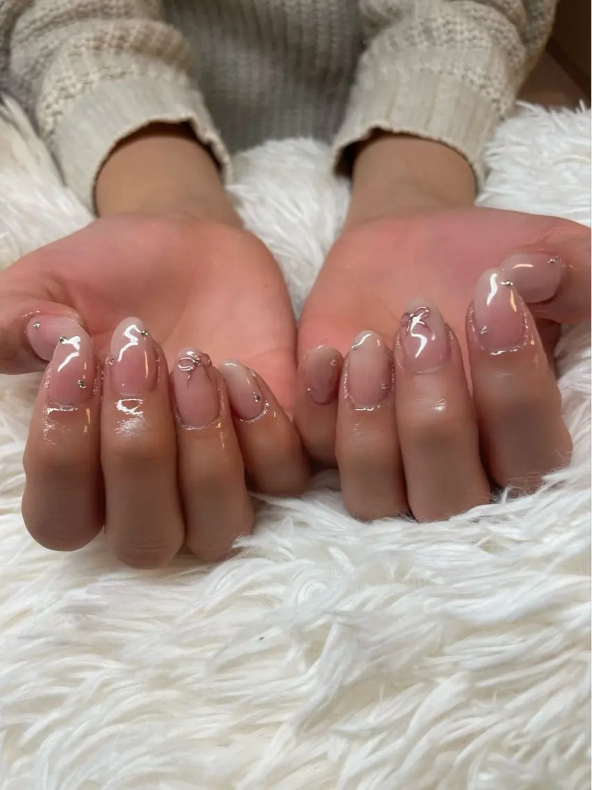 ネイル フレンチネイル ジェルネイル ガーリー グラデーション キラキラネイル Nail salon 🎀Angeのネイルデザイン