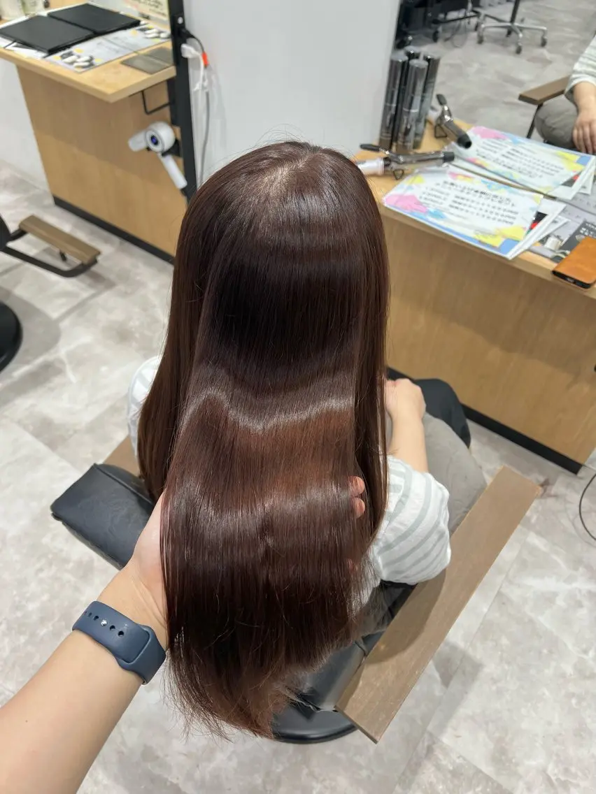 ロング カラー ベージュカラー ピンクカラー ピンクベージュ カット ヘアカラー トリートメント 黒阪 なみのヘアスタイル